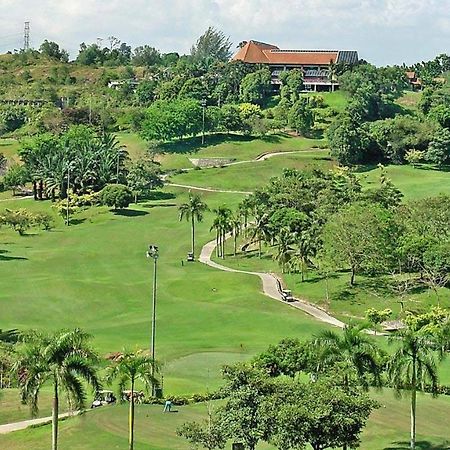 Putra 1 Pool Homestay Bandar Seri Putra Kampong Sungai Buah Eksteriør billede