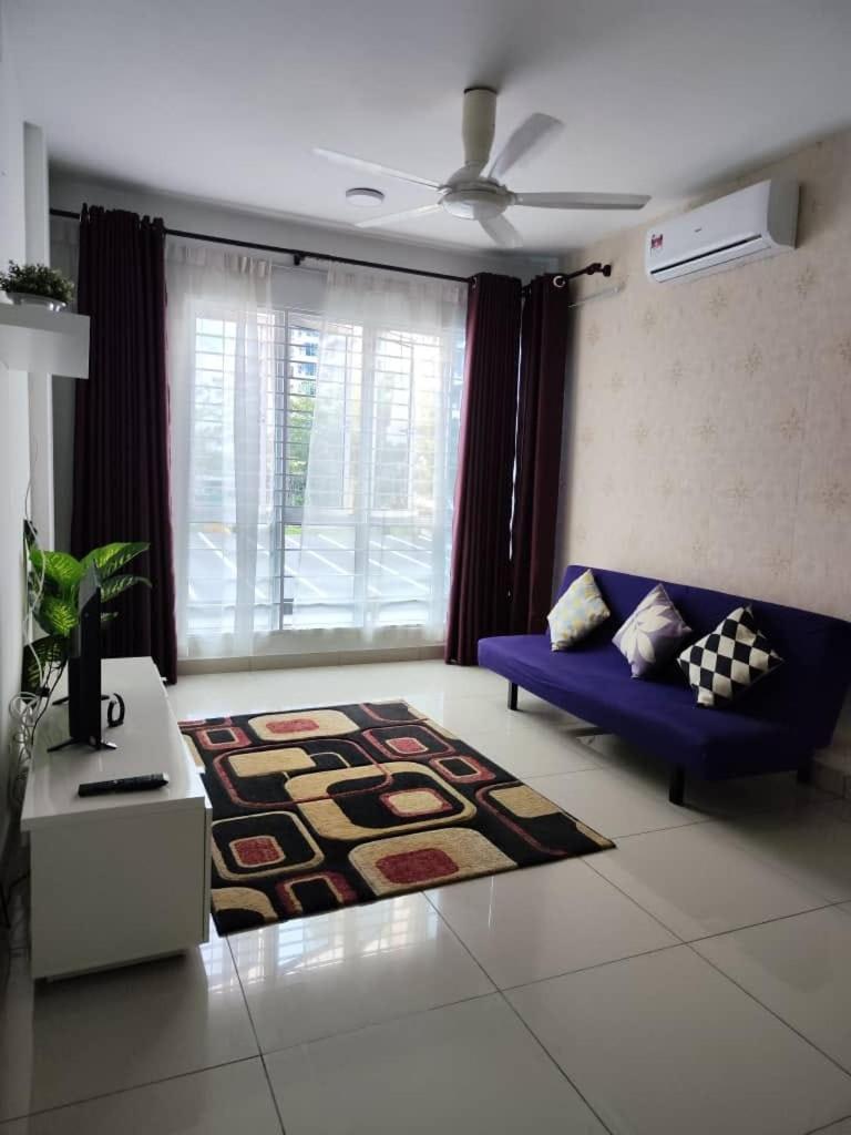 Putra 1 Pool Homestay Bandar Seri Putra Kampong Sungai Buah Eksteriør billede